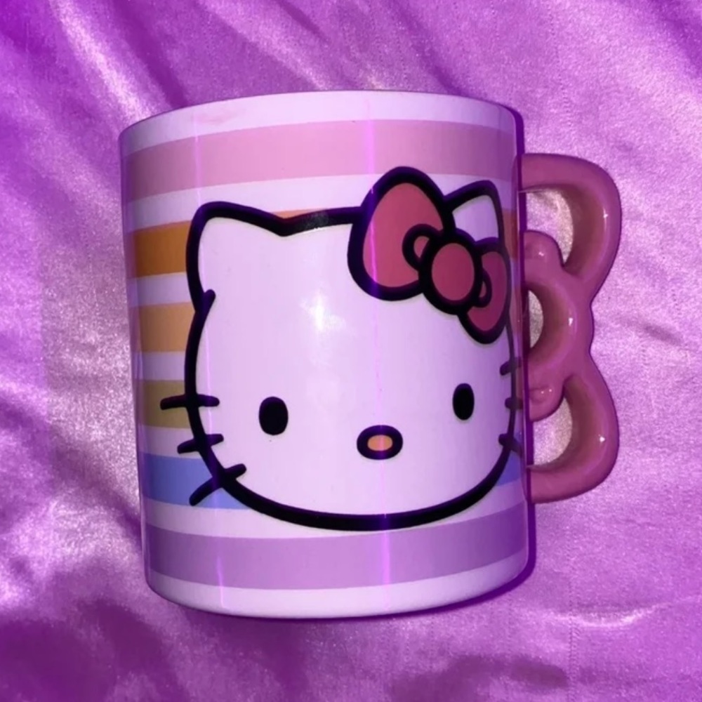 Hello Kitty bow mug